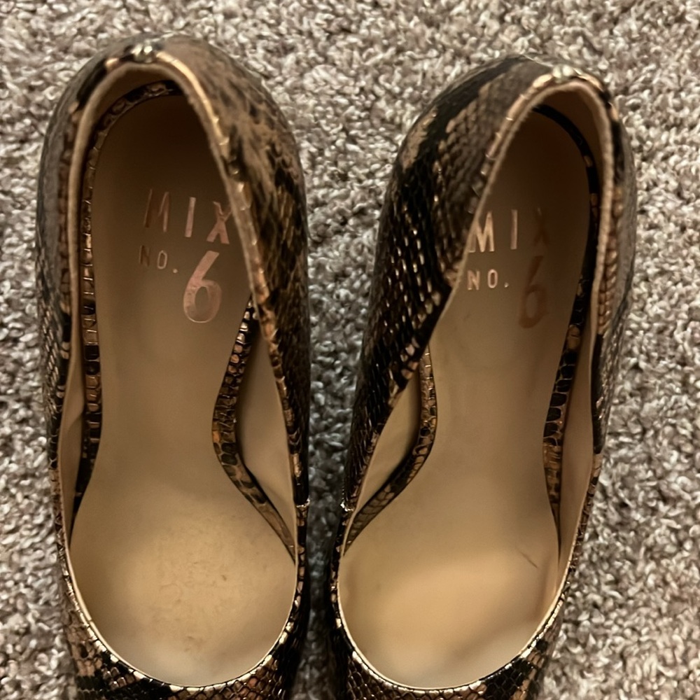 Heels - Picture 5 of 7